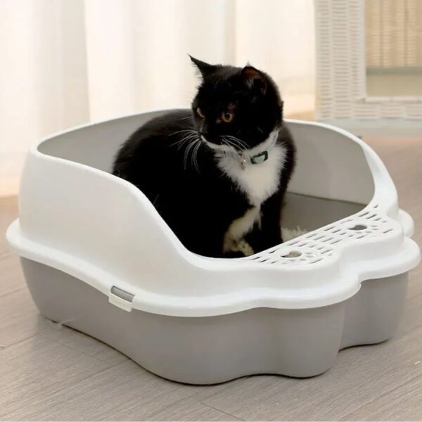 Semi-Enclosed Anti-Splash Cat Litter Box with Deodorizing Features